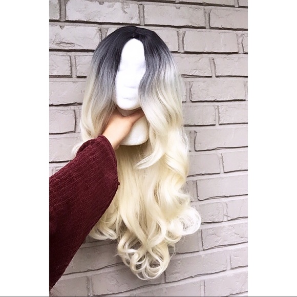 ✨ Blonde Ombré Wig ✨ - Picture 4 of 8